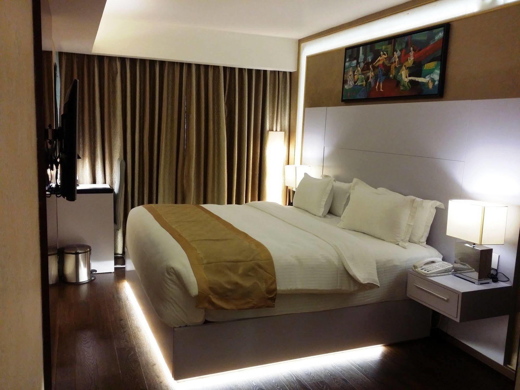 Hotel Oxina Lygon Tiruchirappalli Exterior photo